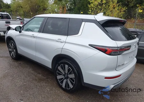 2025 Mitsubishi Outlander Se 2.5 S-Awc/Trail Edition S-Awc z USA, uszkodzony, nr VIN JA4J4VA84SZ016575